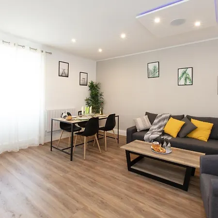 Daire Le St Leon : Lit Queen Size * Wifi * Ideal Couple