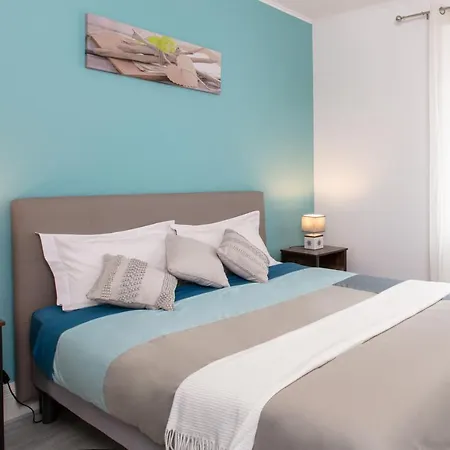 Le St Leon : Lit Queen Size * Wifi * Ideal Couple