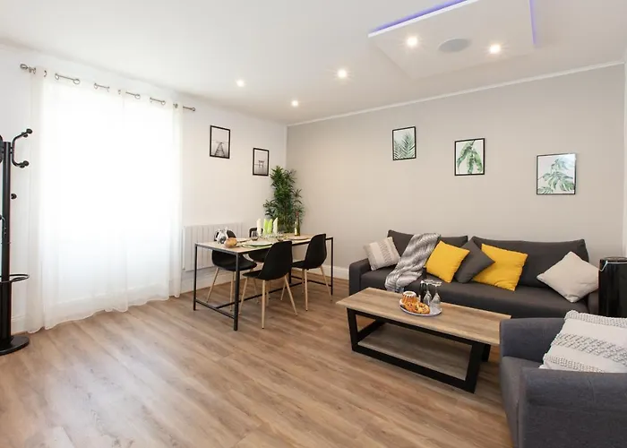 Apartment Le St Leon : Lit Queen Size * Wifi * Ideal Couple