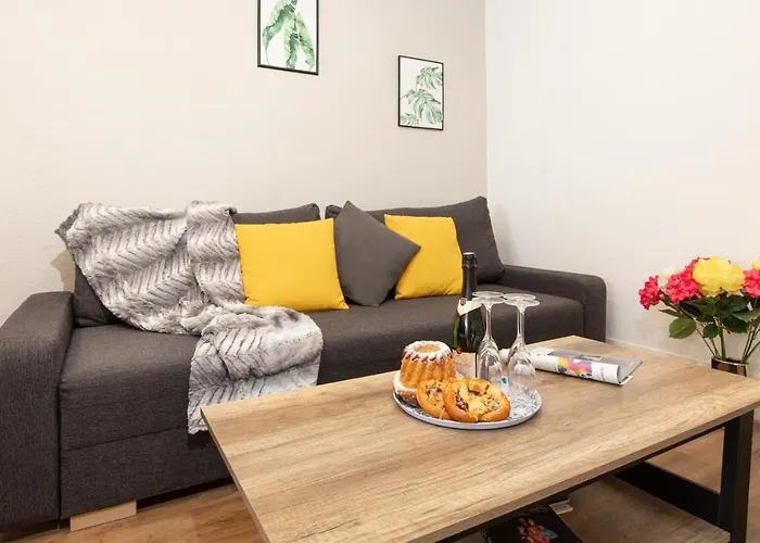 Le St Leon : Lit Queen Size * Wifi * Ideal Couple Apartment *